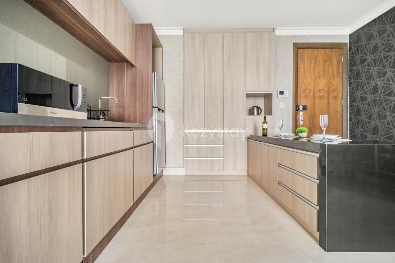 Hazel By Kozystay - Scbd Apartment *